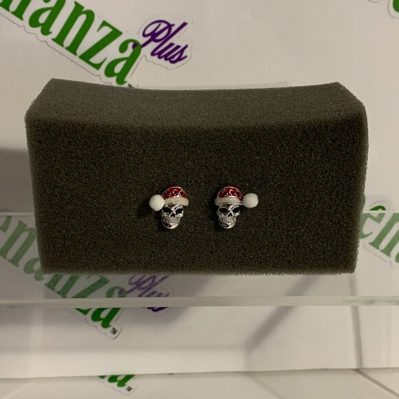 Earrings Skeleton Skull Santa Hat Studs Studded Jewelry Christmas Gothic - Picture 1 of 3